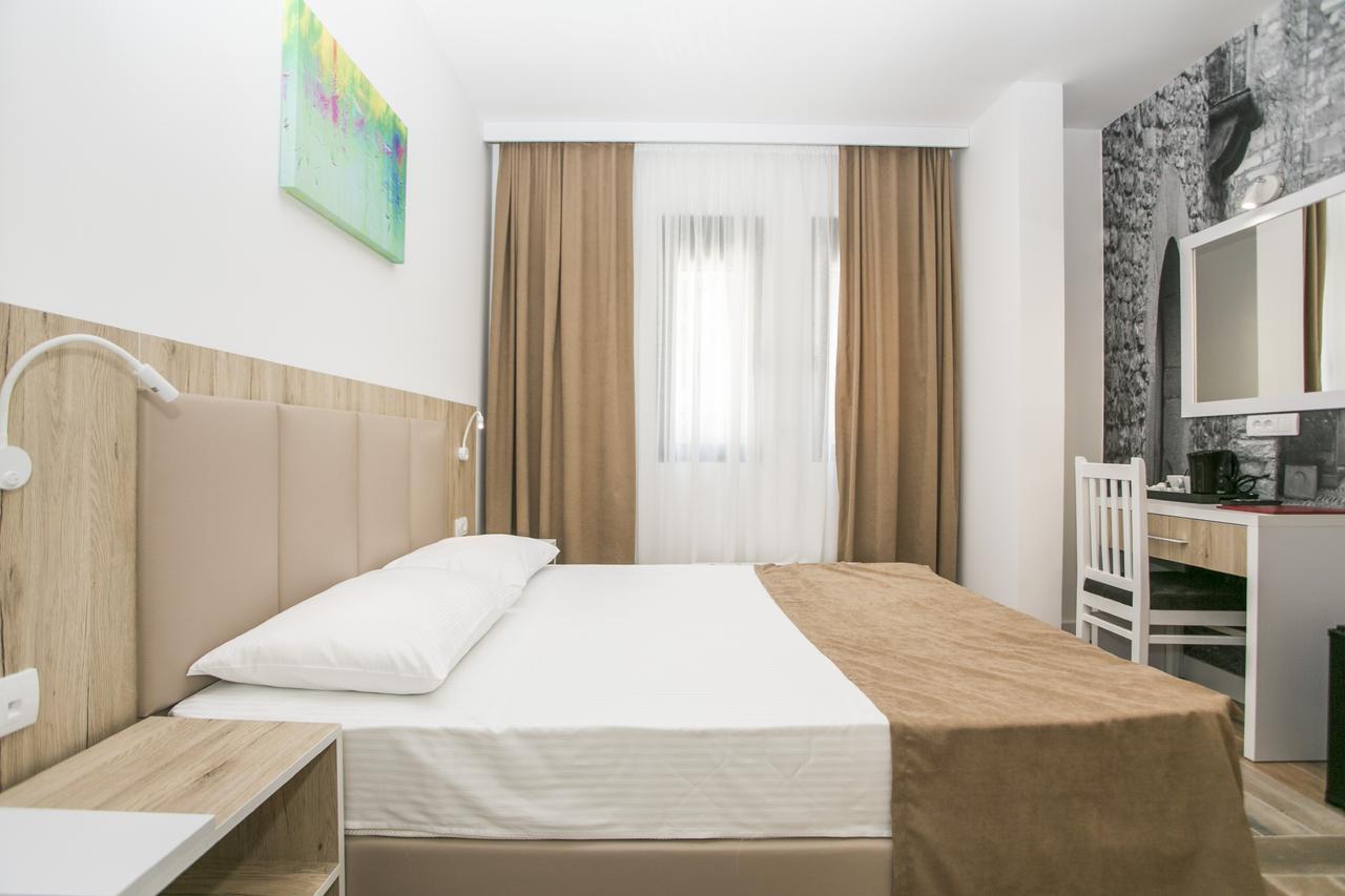 Double Room No Balcony No Seaview